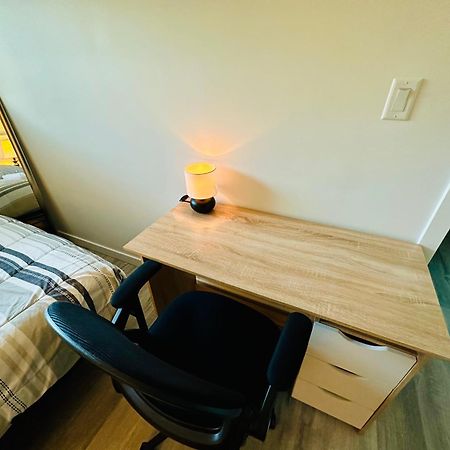 Cozy & Bright Home With Parking Victoria Exteriör bild