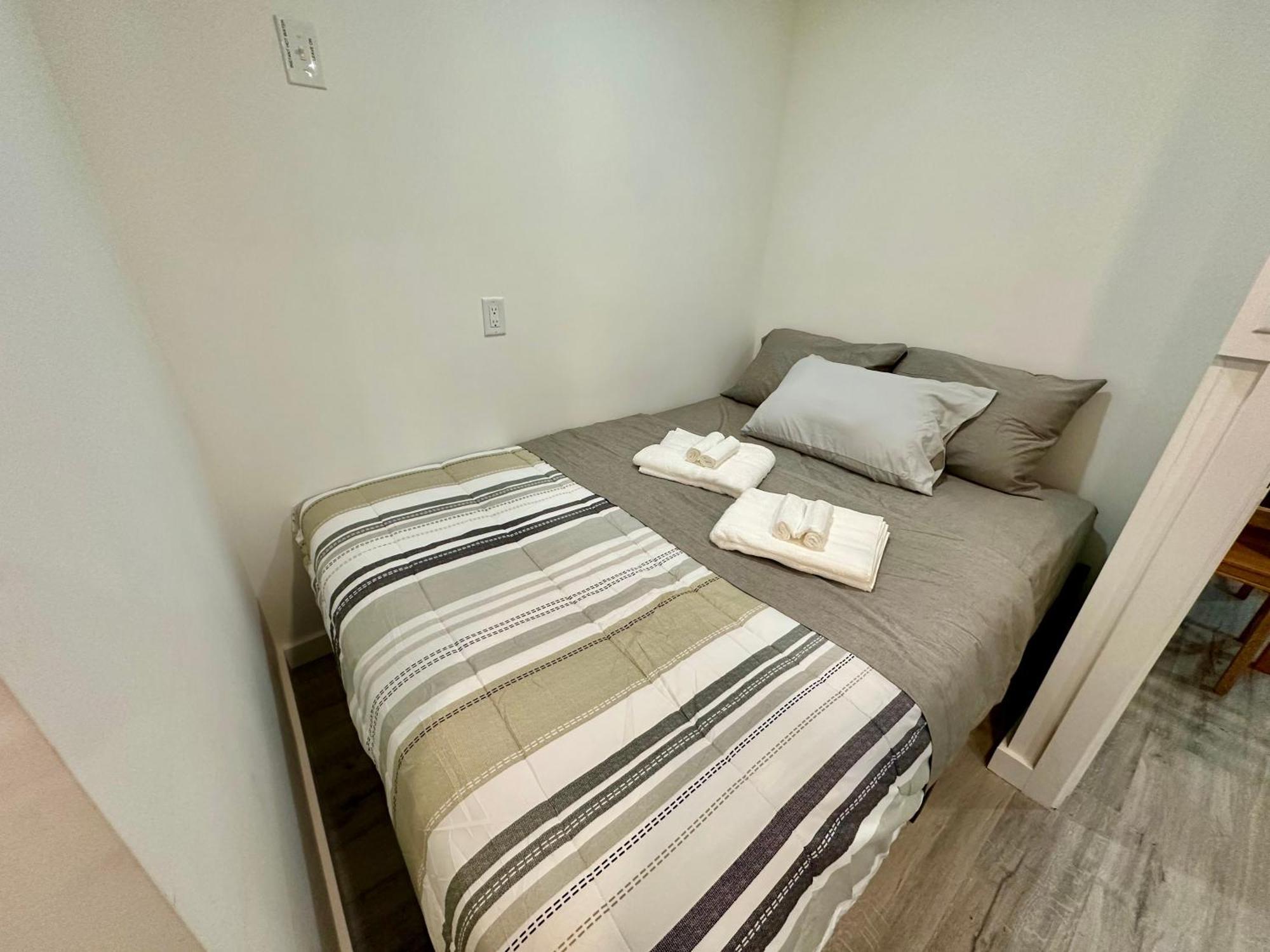 Cozy & Bright Home With Parking Victoria Exteriör bild