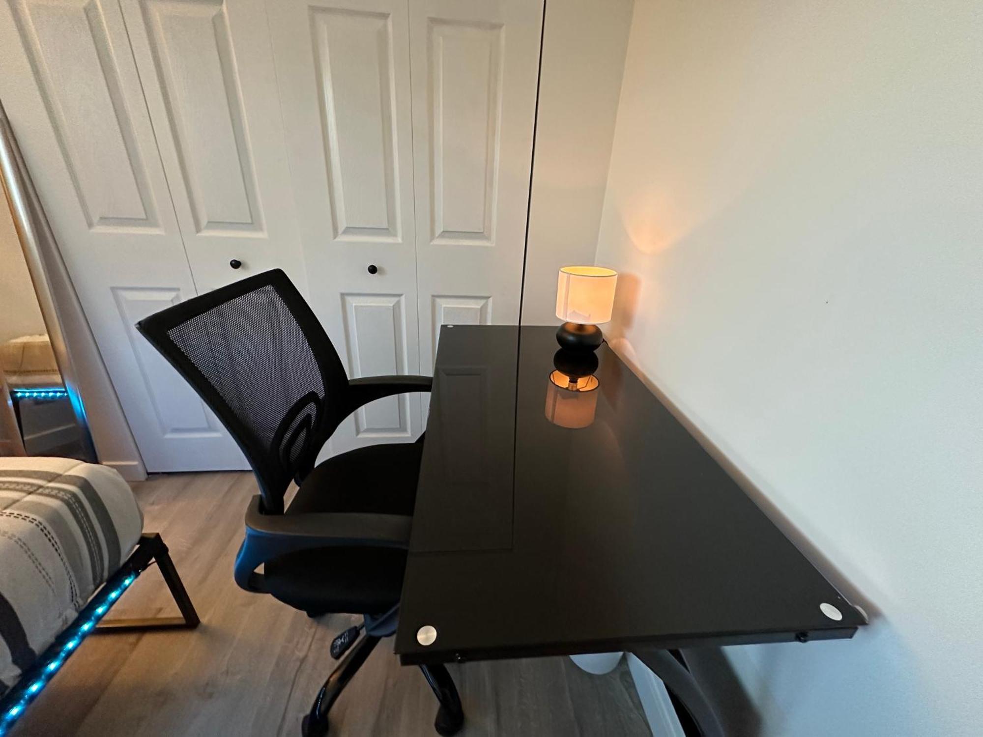 Cozy & Bright Home With Parking Victoria Exteriör bild